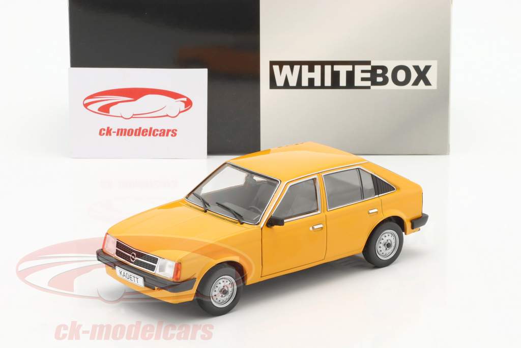 Opel Kadett D naranja 1:24 WhiteBox