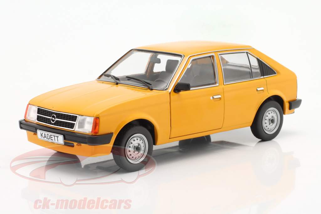 Opel Kadett D orange 1:24 WhiteBox