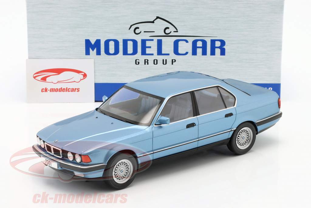BMW 730i (E32) hellblau metallic 1:18 ModelCar Group