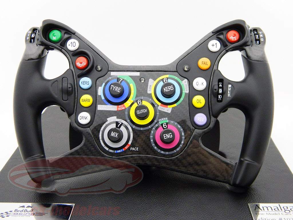 Vettel / Webber Red Bull RB8 formula one 2012 steering wheel 1:1 Amalgam