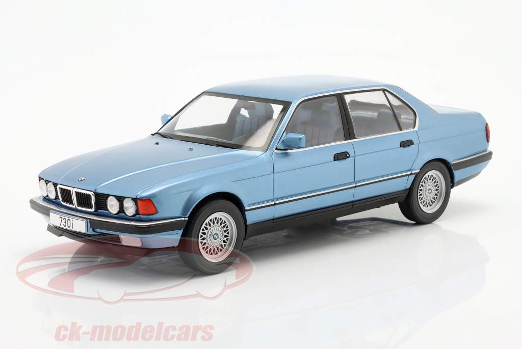 BMW 730i (E32) light blue metallic 1:18 ModelCar Group