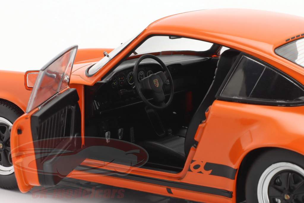 Porsche 911 (930) 3.0 Carrera Baujahr 1977 orange 1:18 Solido
