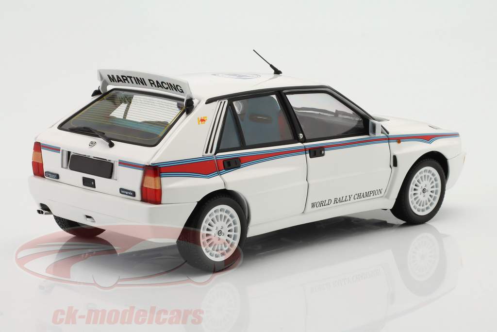 Lancia Delta HF Integrale 6 Martini 建設年 1992 白 1:18 Kyosho