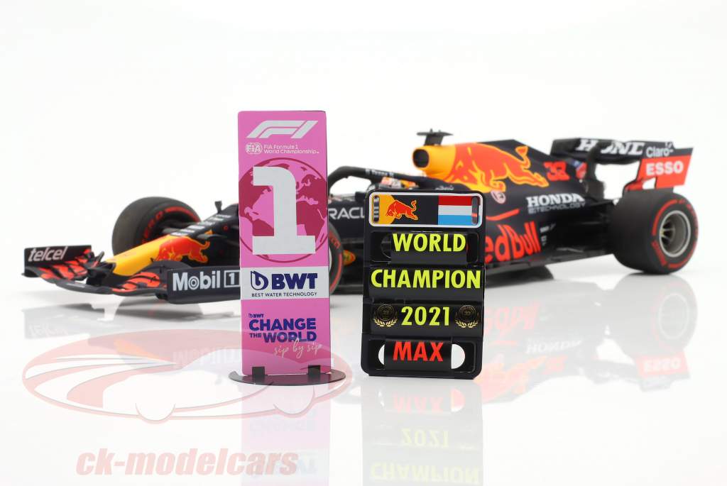 Spark 1:18 Max Verstappen Red Bull RB16B #33 winner Abu