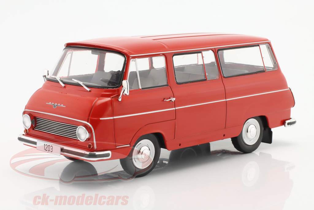 Skoda 1203 Kleinbus Baujahr 1968 rot 1:24 WhiteBox