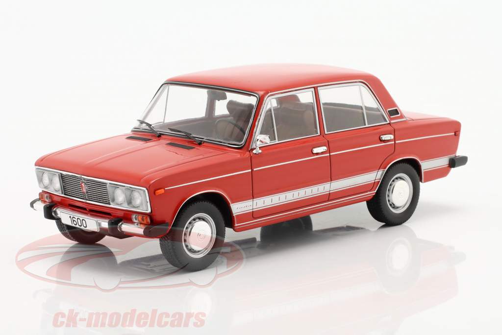 Lada 1600 LS Byggeår 1976 rød 1:24 WhiteBox