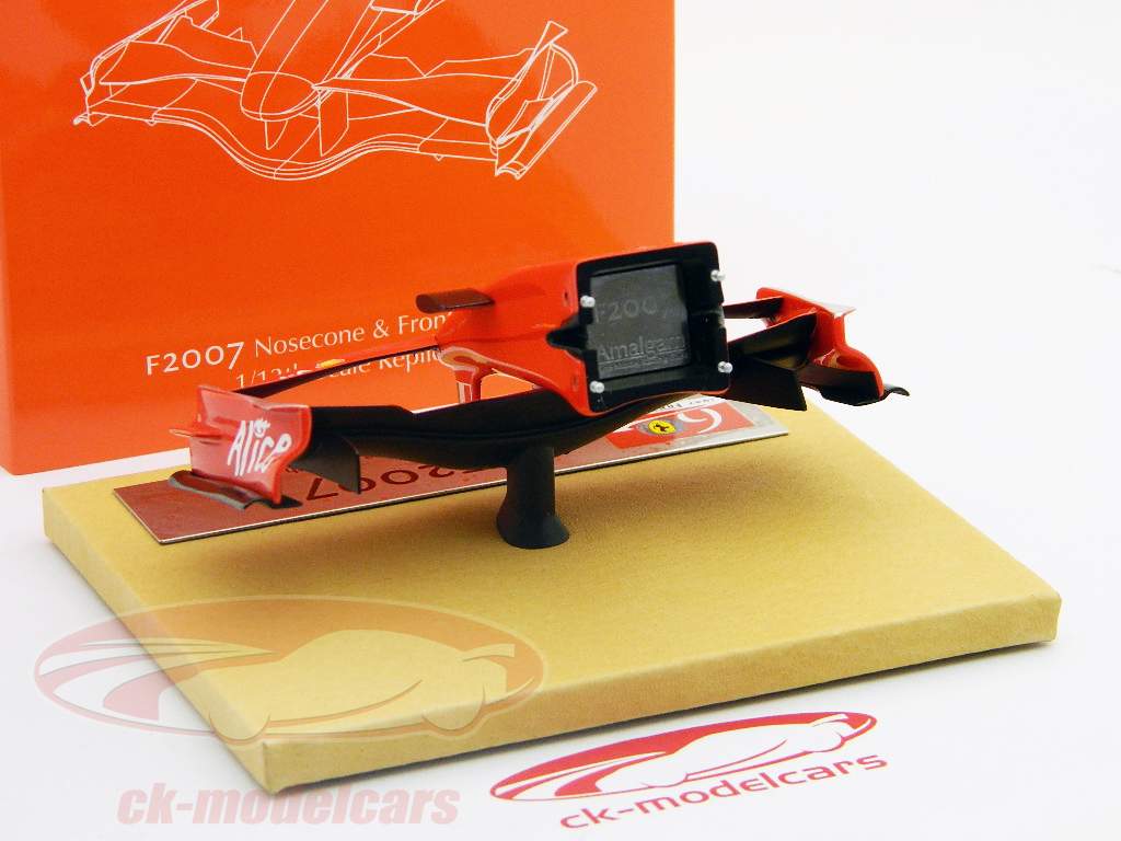 К. Райкконен Ferrari F2007 Формула 1 2007 головная 1:12 амальгама