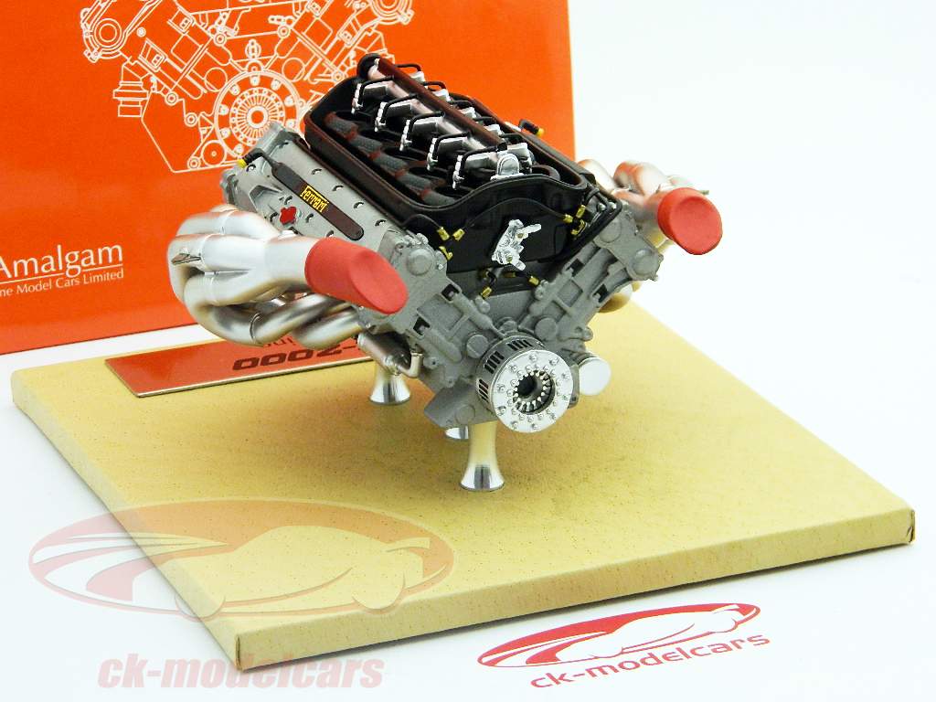 Schumacher / Barrichello Ferrari F1-2000 Ferrari 3.0 V10 Motor 1:8 Amalgam