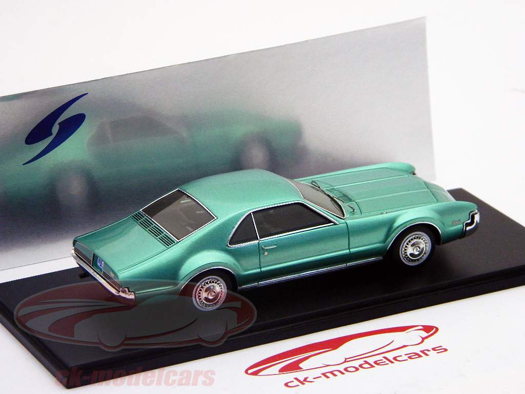 Oldsmobile Toronado 1967 green metallic 1:43 Spark