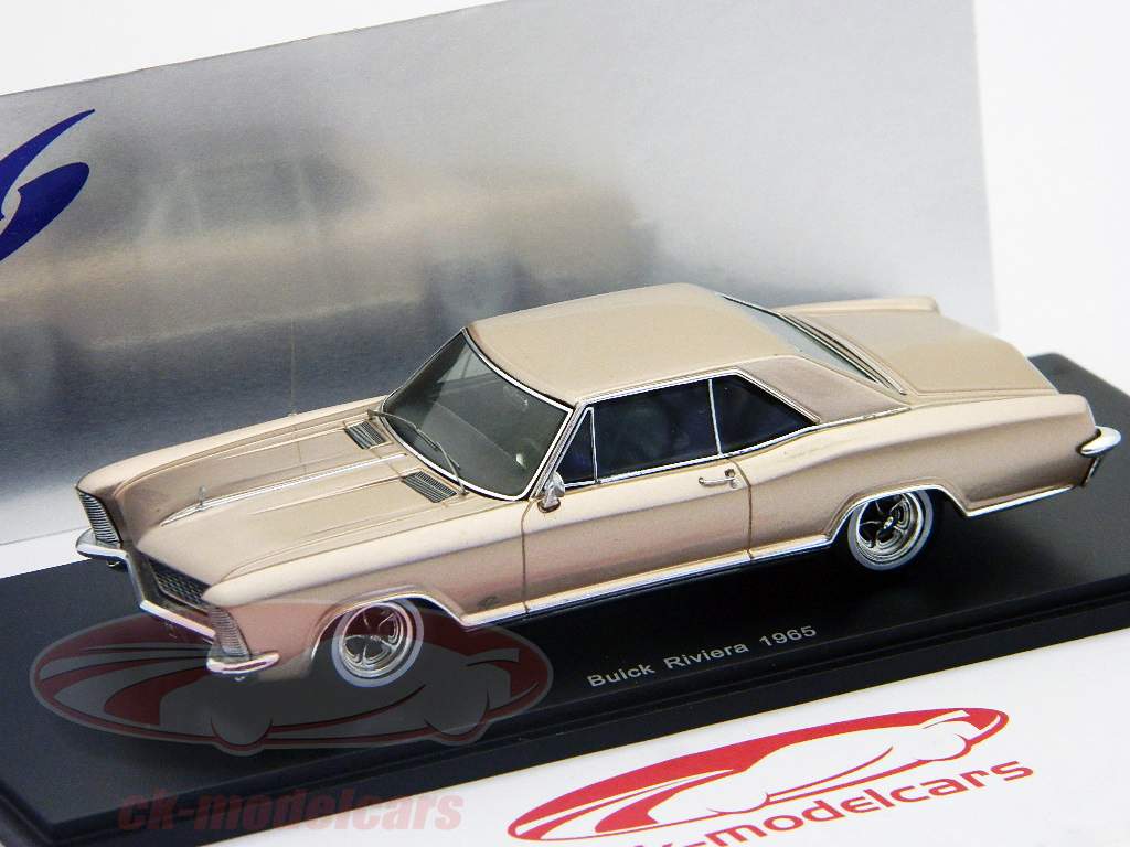 Buick Riviera Bj. 1956 rosametallic 1:43 Spark