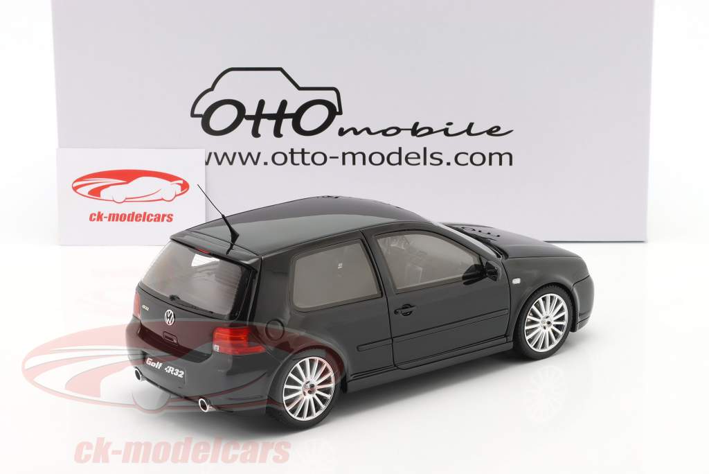 Volkswagen VW Golf IV R32 Byggeår 2003 sort 1:18 OttOmobile
