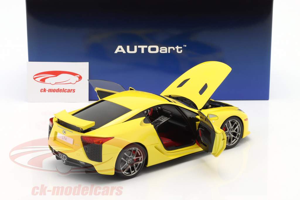 Lexus LFA Год постройки 2010 жемчужно-желтый 1:18 AUTOart