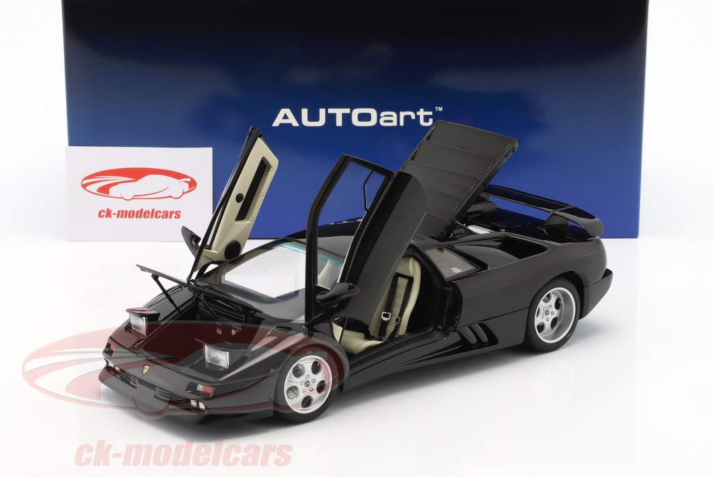 Lamborghini Diablo SE30 Byggeår 1993 dyb sort metallisk 1:18 AUTOart