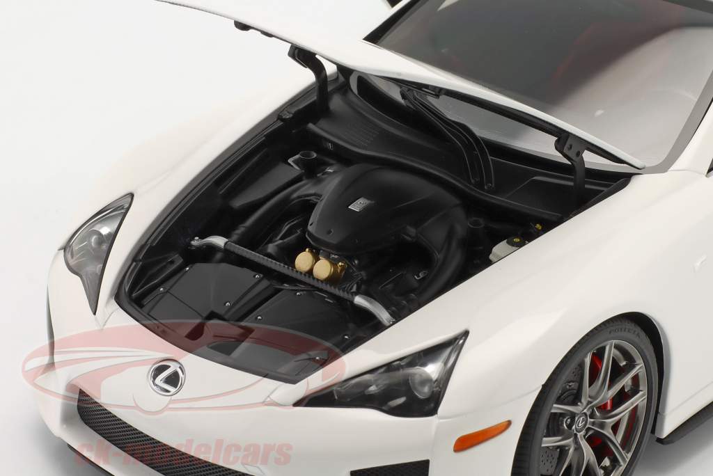 Lexus LFA 建设年份 2010 白色的 1:18 AUTOart
