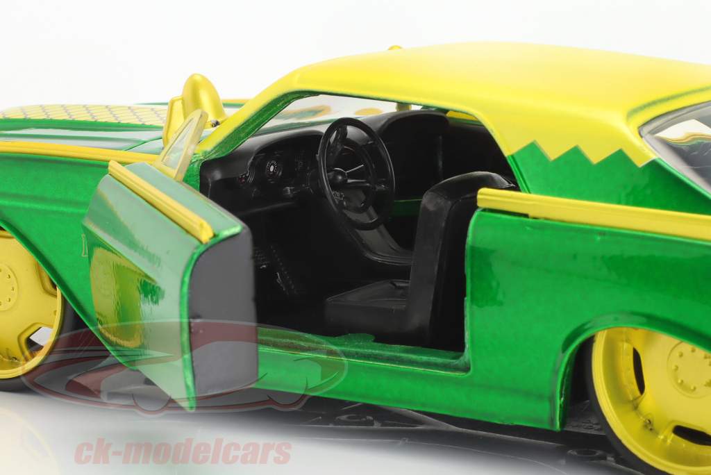 Ford Thunderbird 1963 С Marvel фигура Loki зеленый / желтый 1:24 Jada Toys