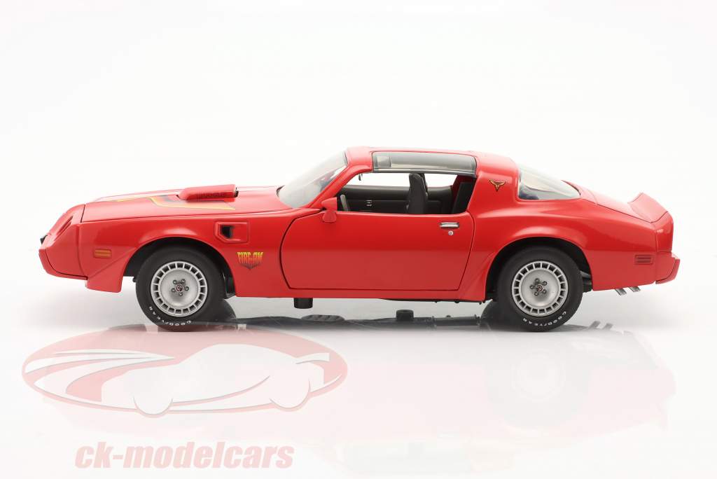 Pontiac Firebird T/A year 1979 red 1:18 Greenlight