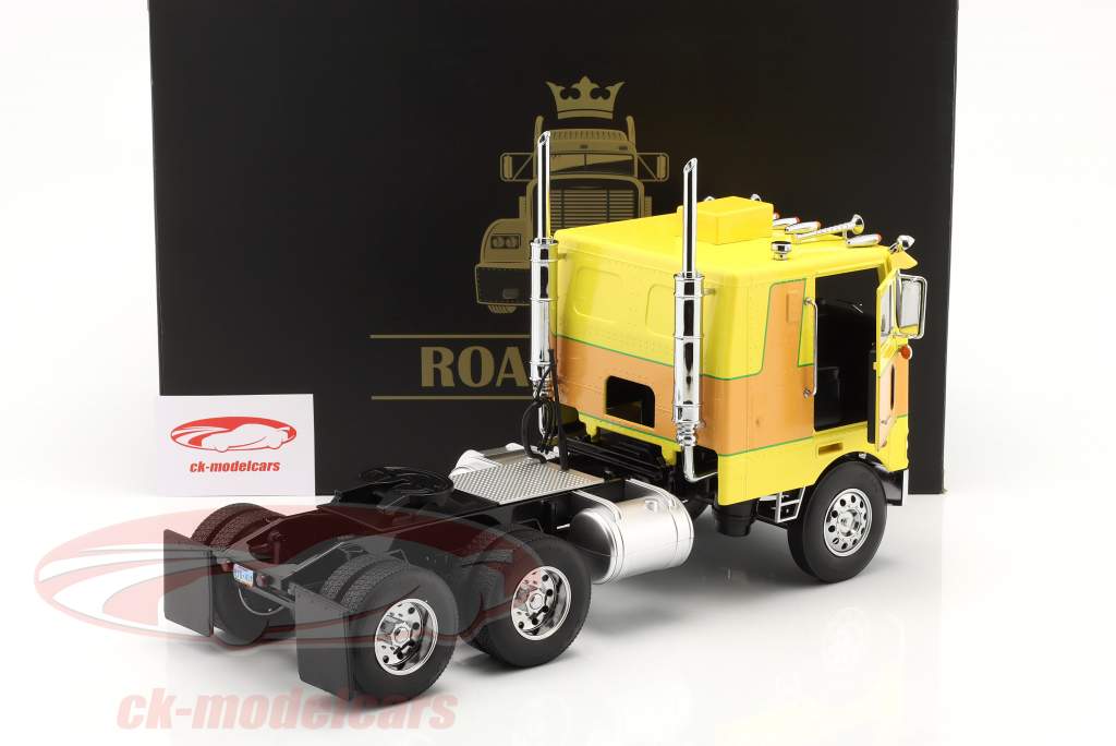 ミニカー 1/18 Peterbilt 352 Pacemaker 1977-1979 1/18 Road Kings 1977-1979 Peterbilt 352 Pacemaker SZM (Red