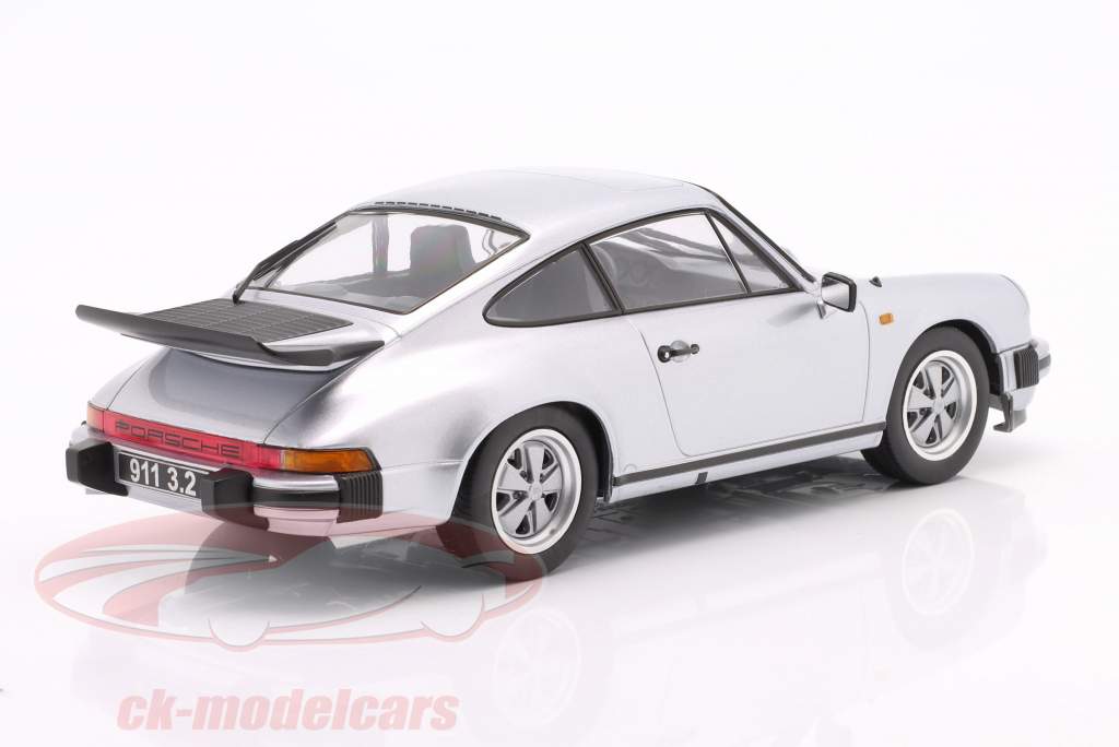 Porsche 911 Carrera Coupe 3.2 1988 250.000 with rear spoiler 1:18 KK-Scale