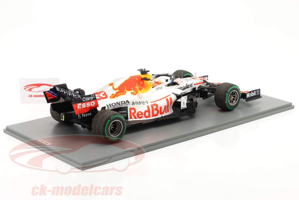 M. Verstappen Red Bull Racing RB16B #33 Turkish GP F1 World Champion 2021 1:12 Spark