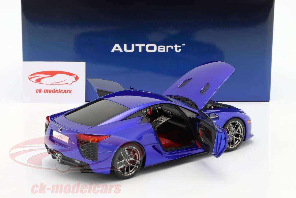 Lexus LFA Baujahr 2010 perlblau 1:18 AUTOart