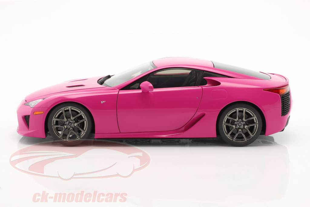 Lexus LFA Ano de construção 2010 rosa 1:18 AUTOart
