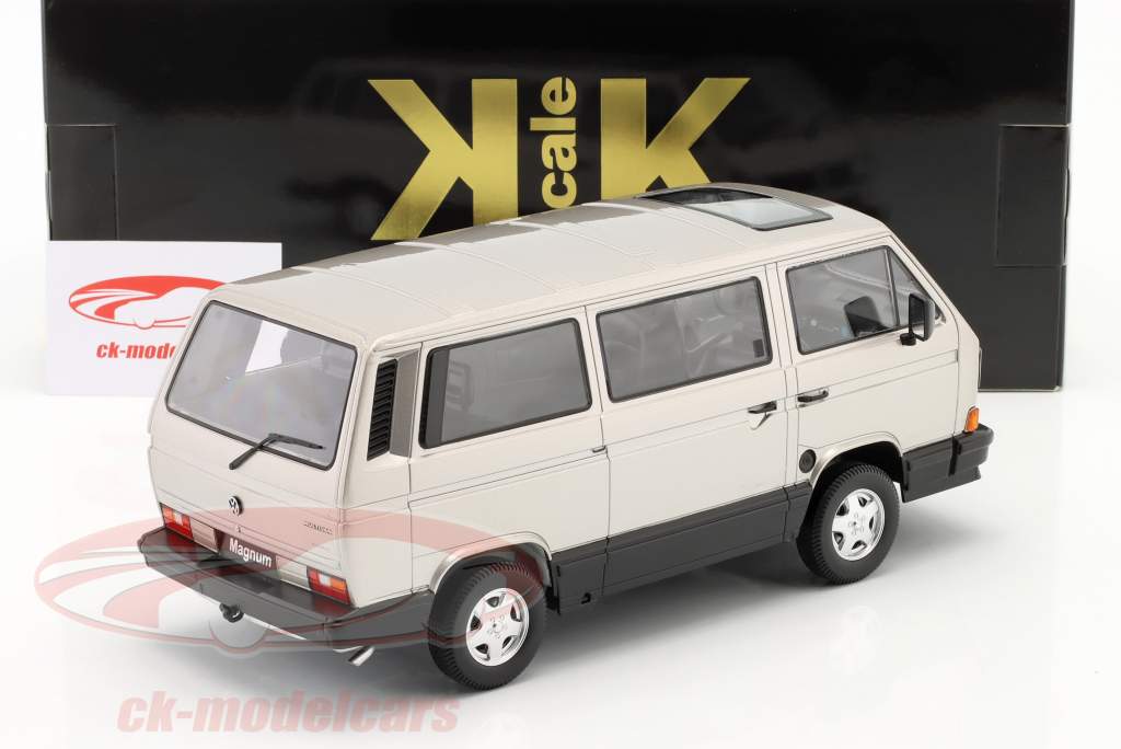 Volkswagen VW T3 Magnum Baujahr 1987 hellgrau metallic 1:18 KK-Scale