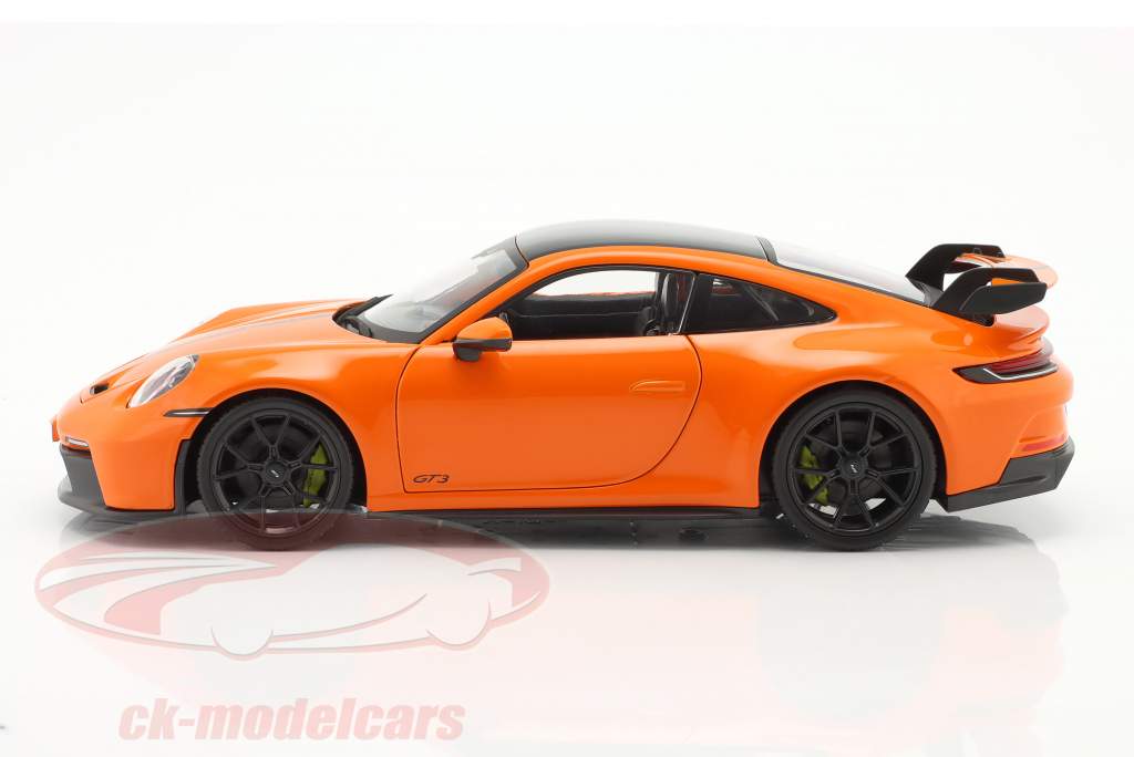 Porsche 911 (992) GT3 year 2022 gulf orange 1:18 Maisto