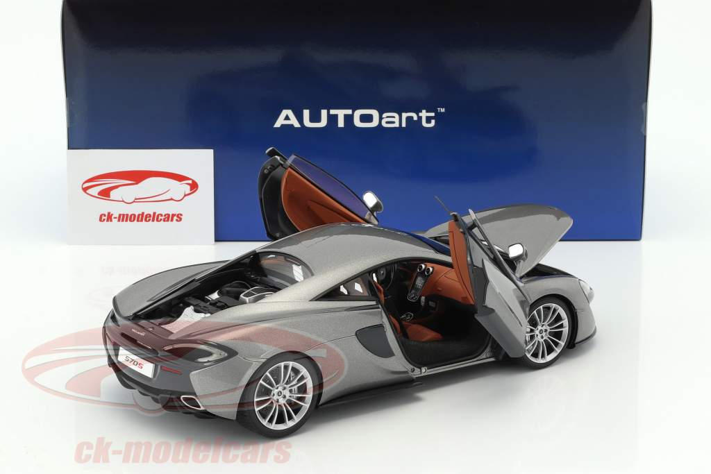 McLaren 570S Baujahr 2016 silbergrau metallic 1:18 AUTOart