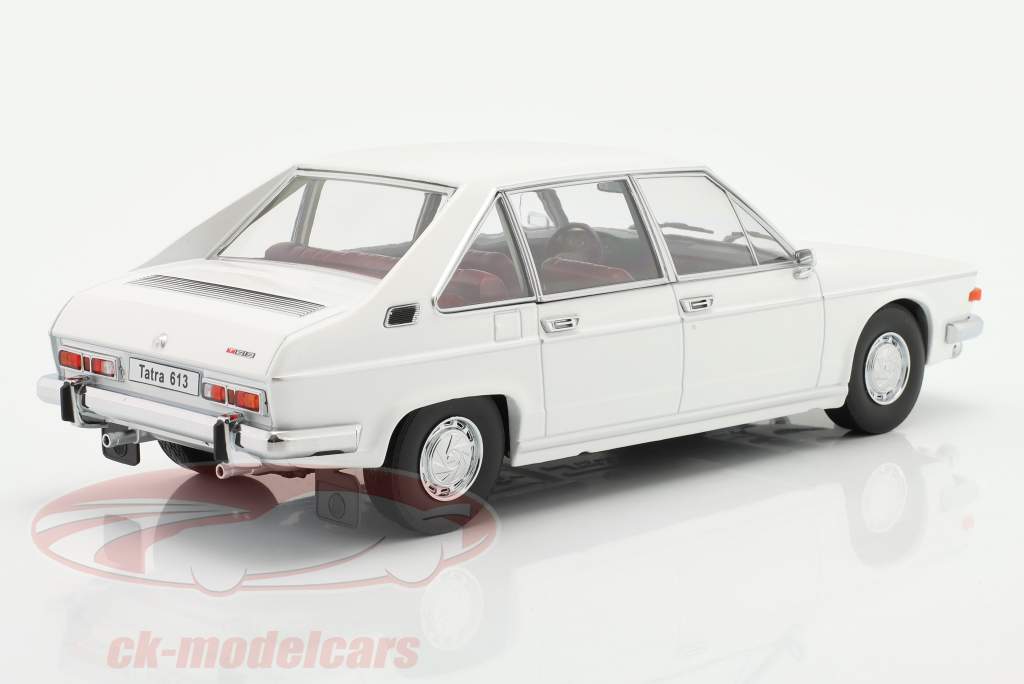 Tatra 613 Año de construcción 1979 Blanco 1:18 Triple9