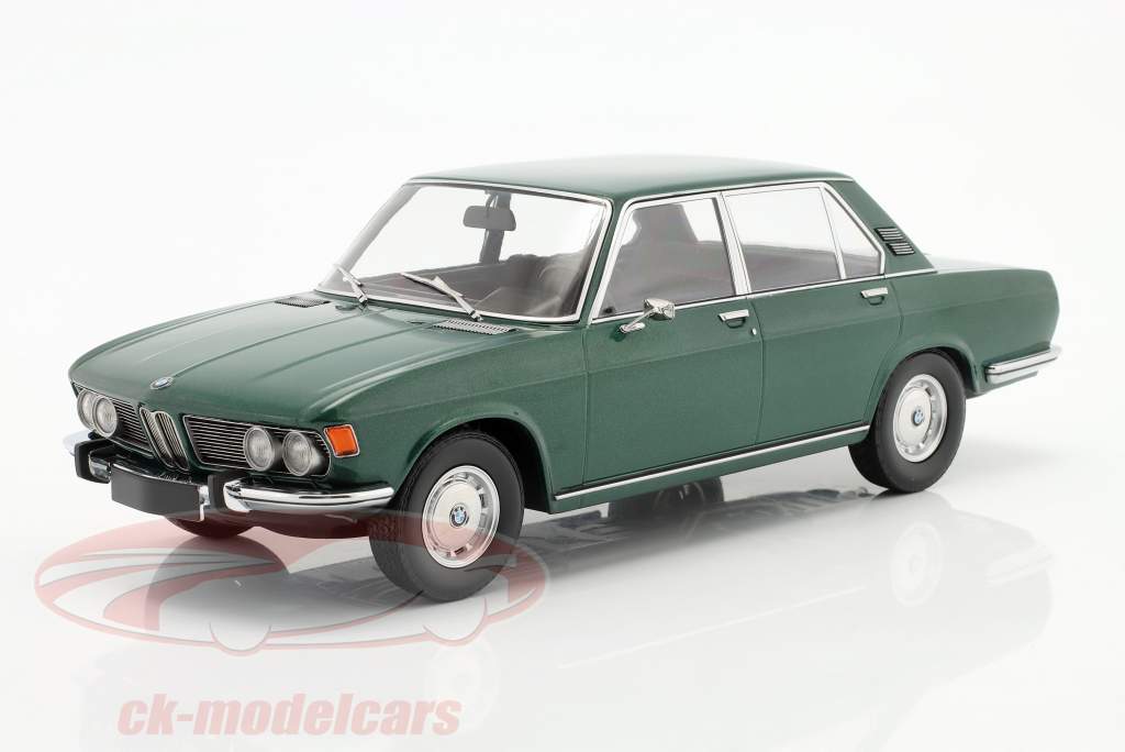 BMW 2500 (E3) Anno di costruzione 1968 verde scuro metallico 1:18 Minichamps