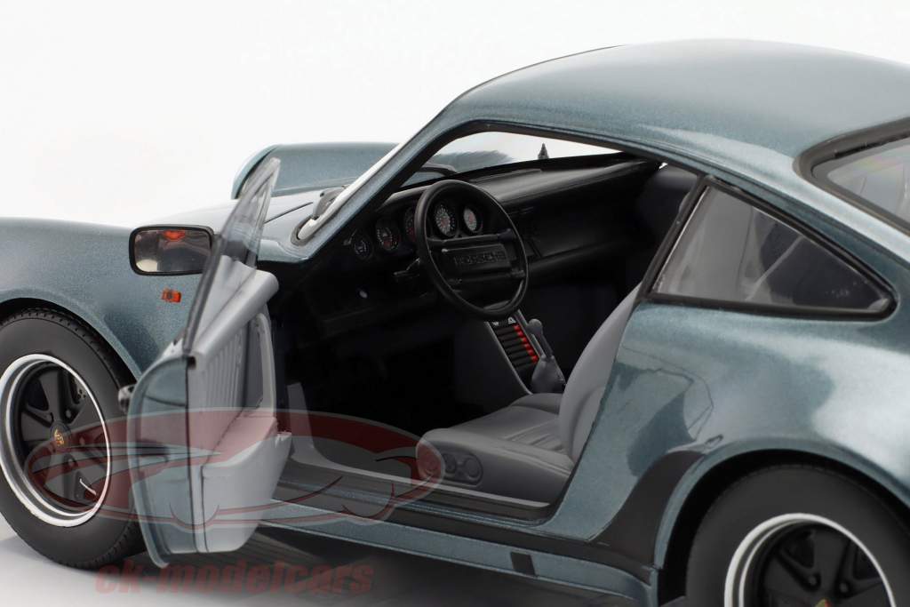 AUTOart 1:18 スケール PORSCHE 911 3.0 TURBO AA78112_1.jpg