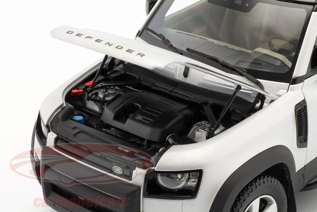 Land Rover Defender 110 Byggeår 2020 sølv / sort 1:18 Almost Real