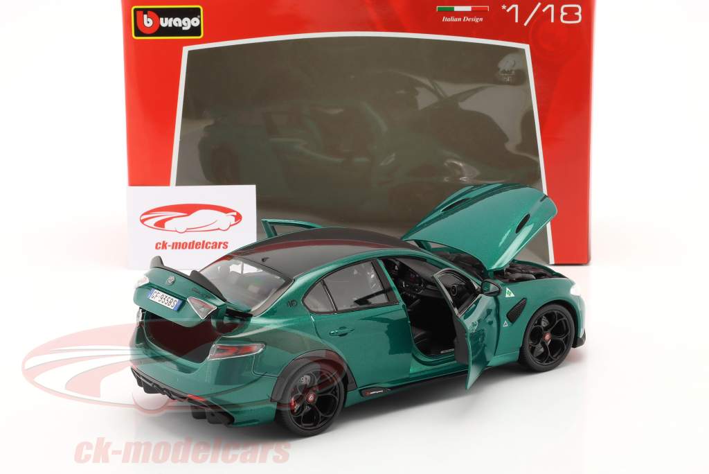 Alfa Romeo Giulia GTA Año de construcción 2020 Montreal verde metálico 1:18 Bburago