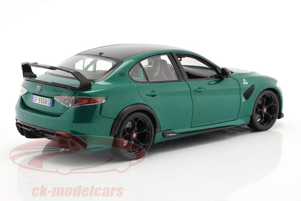 Alfa Romeo Giulia GTAm year 2020 montreal green metallic 1:18 Bburago
