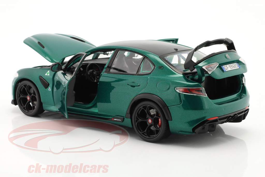 Alfa Romeo Giulia GTAm year 2020 montreal green metallic 1:18 Bburago