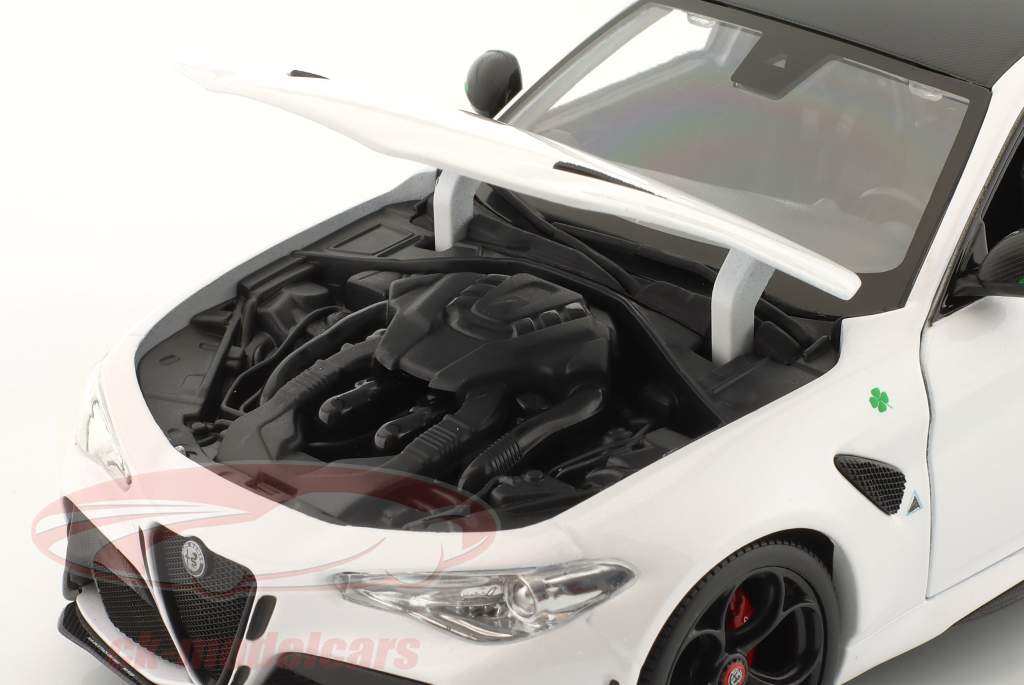Alfa Romeo Giulia GTAm 建设年份 2020 杯 白色的 1:18 Bburago
