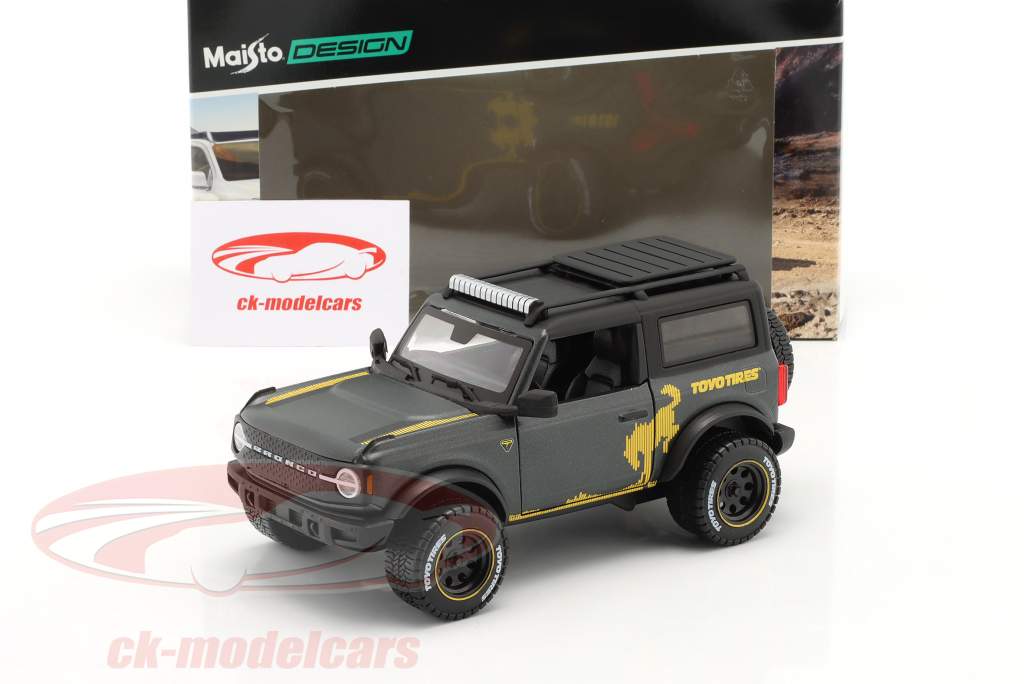 Ford Bronco Badlands Byggeår 2021 Grå / gul 1:24 Maisto