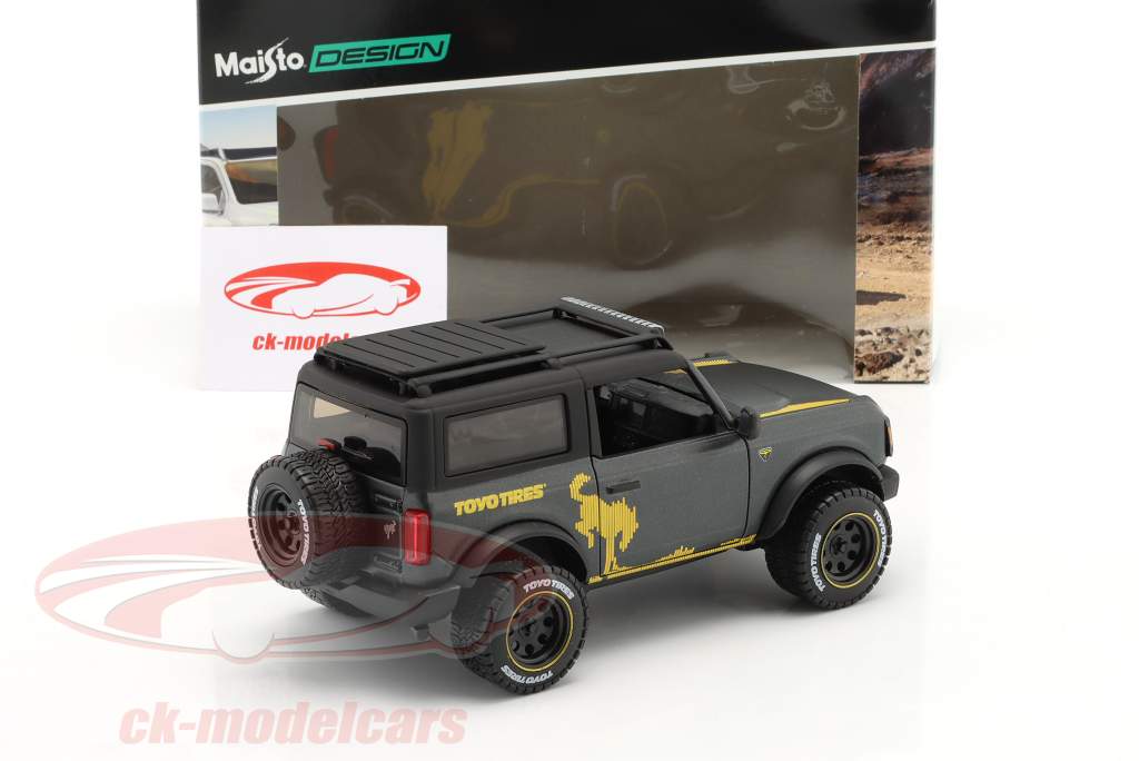 Ford Bronco Badlands ano de construção 2021 Cinza / amarelo 1:24 Maisto