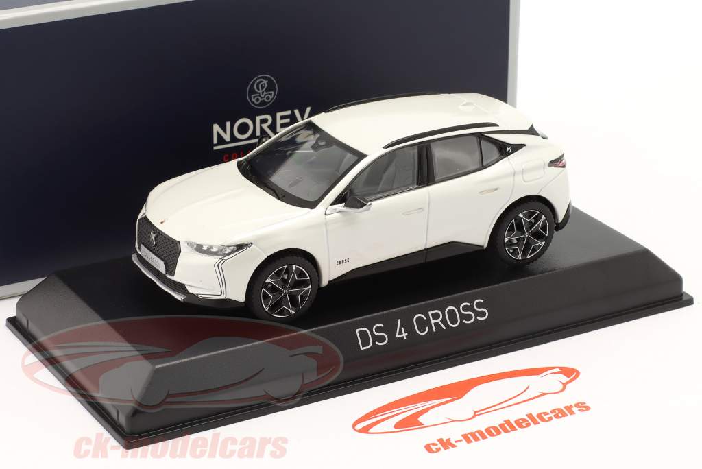 DS 4 Cross Année de construction 2021 perle blanche 1:43 Norev