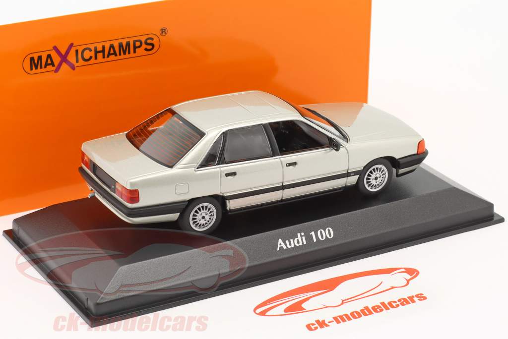 Audi 100 C3 Año de construcción 1990 plata metálico 1:43 Minichamps
