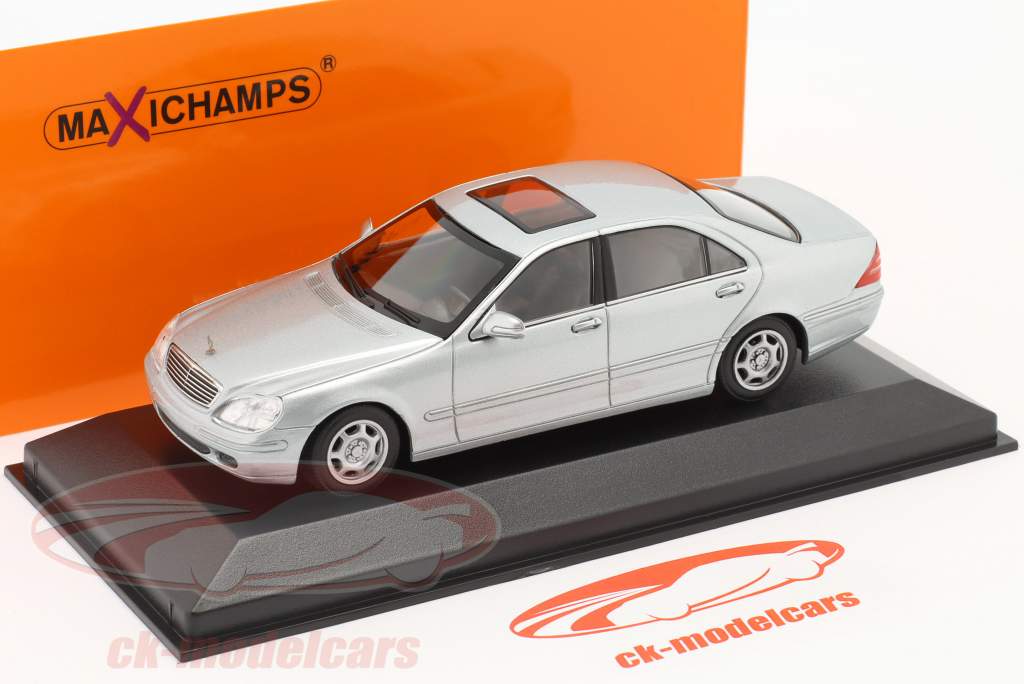 Mercedes-Benz S-Klasse (W220) Baujahr 1998 silber metallic 1:43 Minichamps