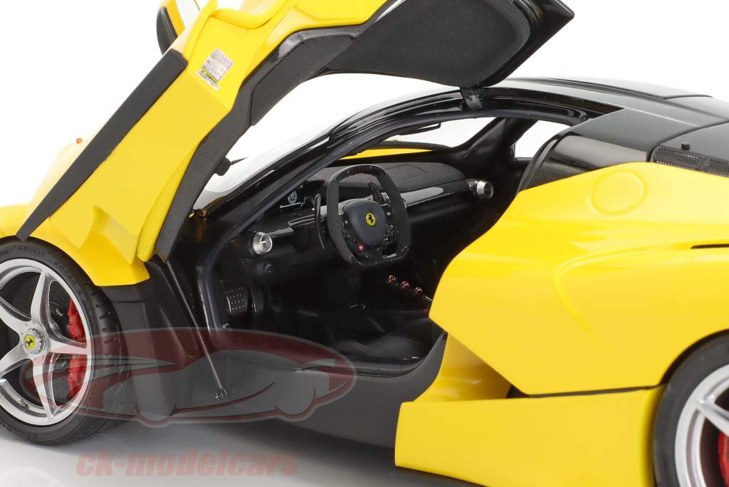 Ferrari LaFerrari Año de construcción 2013-2018 amarillo 1:18 BBR