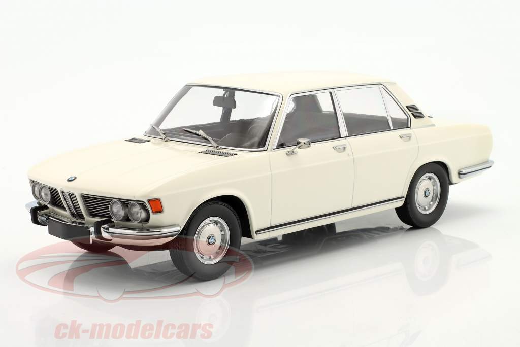 BMW 2500 (E3) year 1968 white 1:18 Minichamps