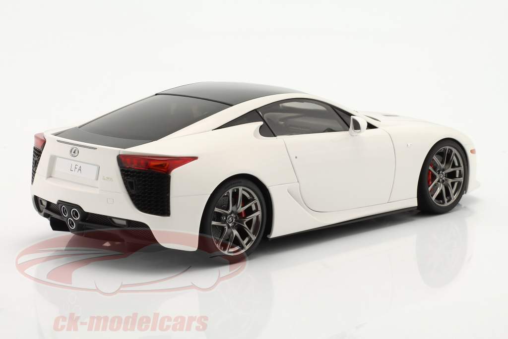 Lexus LFA 建设年份 2010 白色的 / 碳 1:18 AUTOart