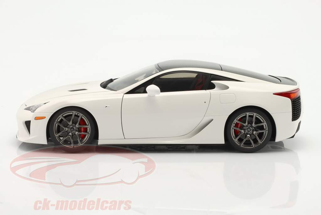 AUTOart 1:18 Lexus LFA 建設年 2010 白 / 炭素 78851 モデル 車