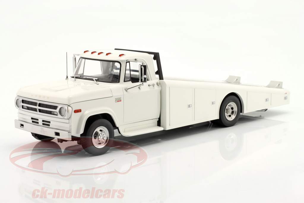 Dodge D-300 Ramp Truck Año de construcción 1970 Blanco 1:18 GMP