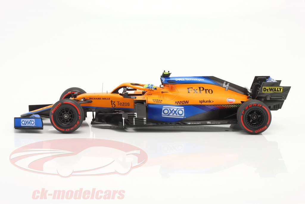 Lando Norris McLaren MCL35M #4 Pole Position Russian GP formula 1 2021 1:18 Minichamps