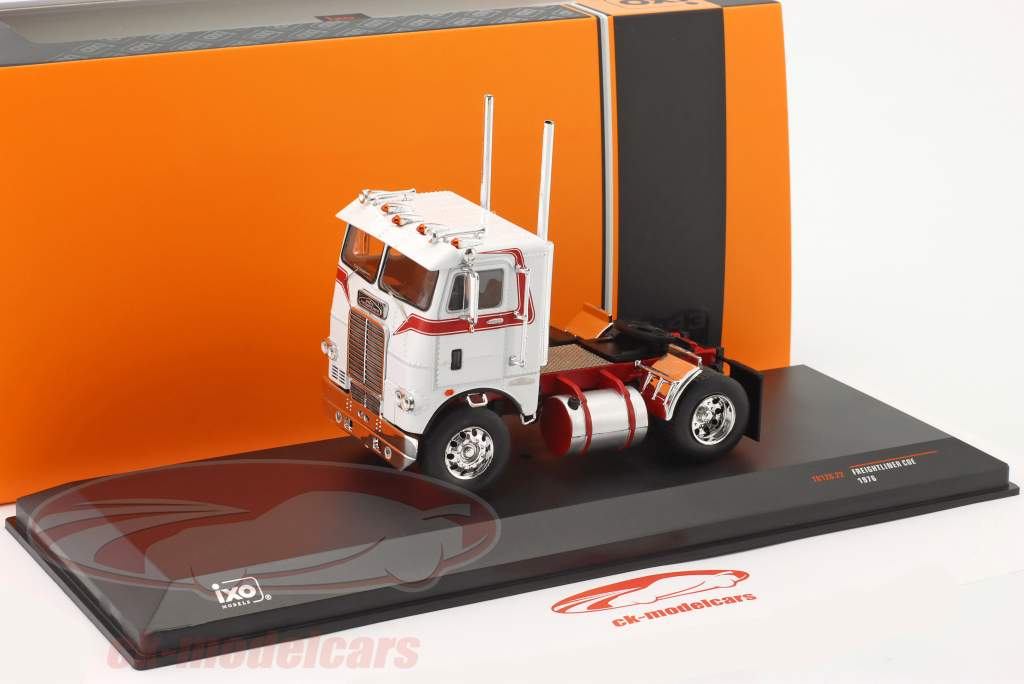 Freightliner COE Bouwjaar 1976 Wit / rood 1:43 Ixo