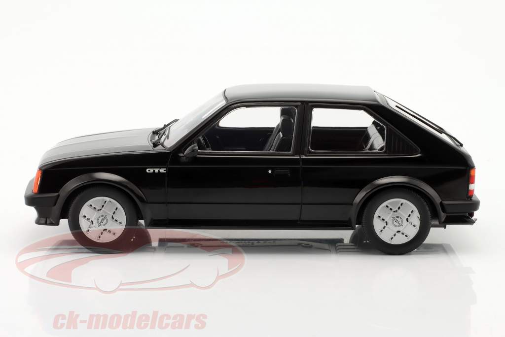 Opel Kadett D GTE noir 1:18 ModelCar Group