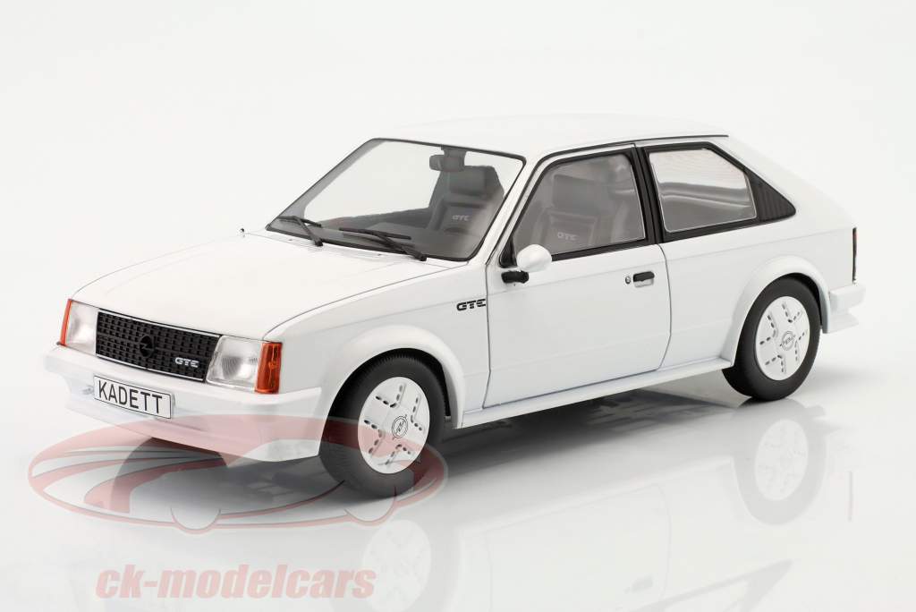 Opel Kadett D GTE 白色的 1:18 ModelCar Group